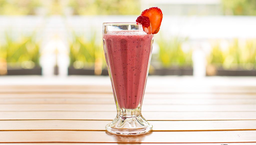 Smoothie antioxidante de frutos rojos